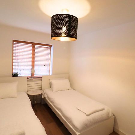 Maidenhead Stylish And Modern 2 Bedroom Apartment Exterior photo