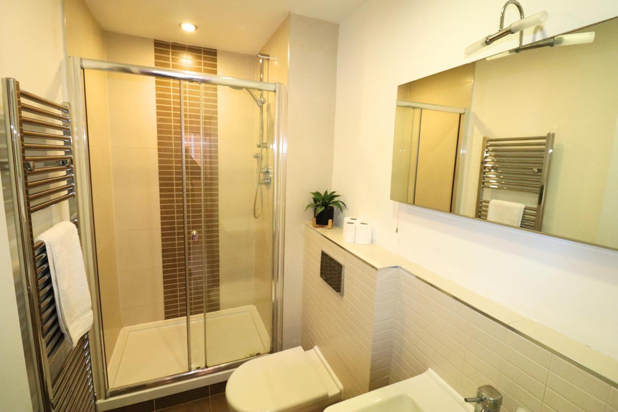 Maidenhead Stylish And Modern 2 Bedroom Apartment Exterior photo