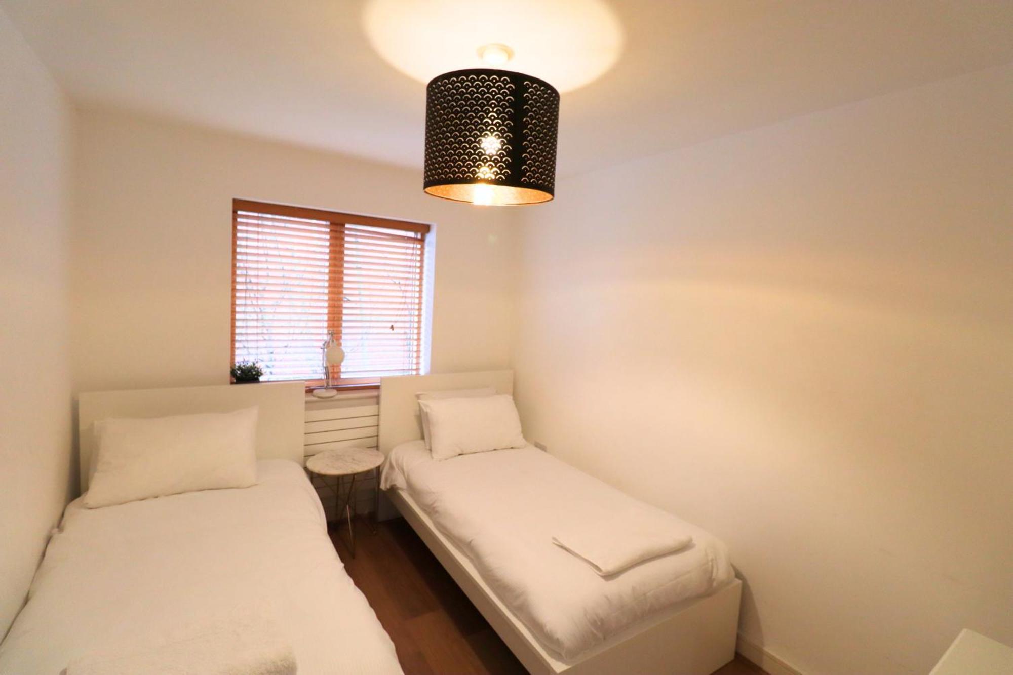 Maidenhead Stylish And Modern 2 Bedroom Apartment Exterior photo