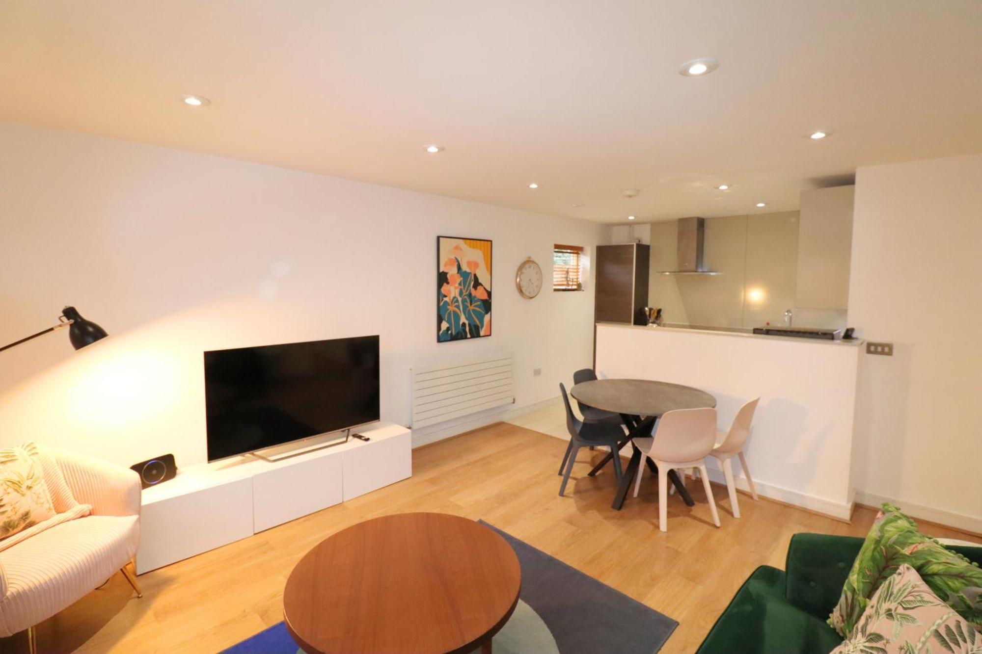 Maidenhead Stylish And Modern 2 Bedroom Apartment Exterior photo